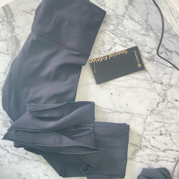 Lululemon - Picture 2 of 5